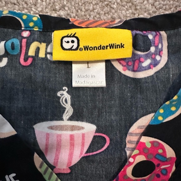 WonderWink size Large donut and coffee scrub top - Picture 3 of 4